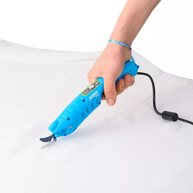 What are the characteristics of electric scissors?