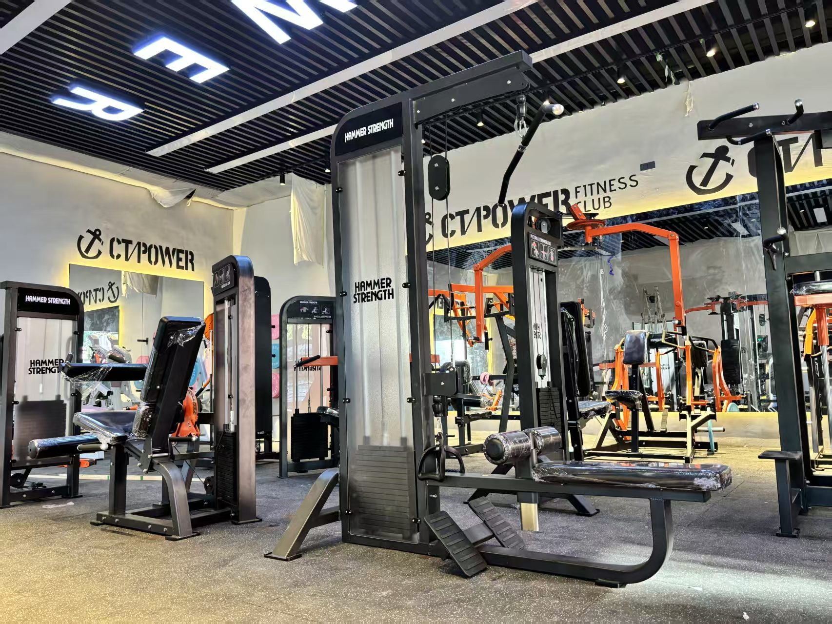 Commercial Gym Equipment Manufacturer Insights for Buying Durable Fitness Machines
